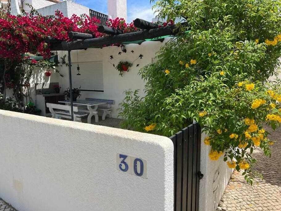 קווארטיירה Green House By Fhr Estacionamento E Wifi מראה חיצוני תמונה